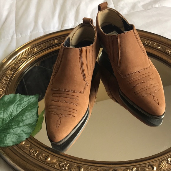 oak tree farms Shoes - Low cut western cowgirl boots size 6